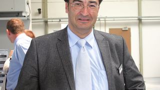 Frank Mergl, Leiter der AXA-Niederlassung Süd, kann nicht klagen. Er sei mit der derzeitigen Auftragslage sehr zufrieden, sagte er.  (Bild: Königsreuther)