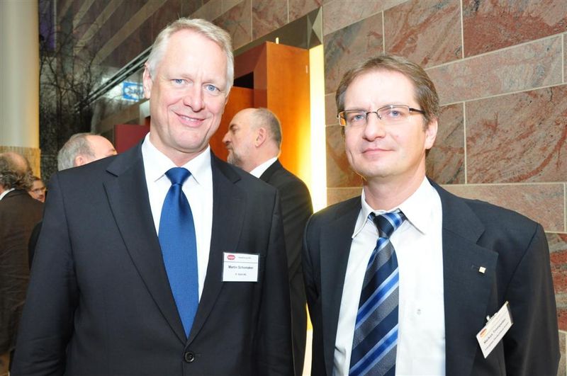 von links: Martin Schomaker, CEO R.Stahl, und Markus Trompetter, Leiter Operations Yokogawa (Archiv: Vogel Business Media)