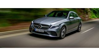 Die neue Mercedes C-Klasse. Ab dem 7. Juli steht die modernisierte Mittelklasse der Schwaben beim Händler, und das gleich in allen vier Karosserievarianten – Limousine, T-Modell (Kombi), Coupé und Cabrio. (Daimler)