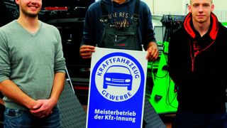 Die besten Kfz-Mechatroniker 2016 in Schleswig-Holstein: (v. li.) Kevin Zander (Platz 3), Luca Juister (Platz 1) und Ricardo Melchin (Platz 2). (Landesverband)