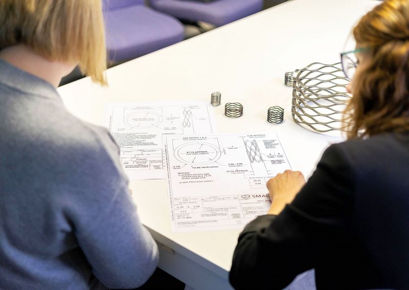 Smalley-Wellenfedern lassen sich hinsichtlich ihrer Belastbarkeit und Toleranzen sehr genau spezifizieren und bieten bei der Auswahl der Werkstoffe große Freiräume.  (Bild: AFC/ Smalley)