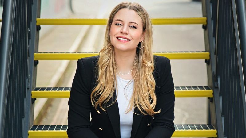 Melissa Nagel will mit ihrem Angebot juristisches Fachwissen und Automatisierung verbinden.(Bild:  Debug Rechtsanwälte)