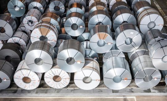 Industrierohstoffe sind seit Monaten knapp. Die Preise explodierten. Jetzt ist ein Ende in Sicht, hat das Hamburger Forschungsinstitut HWWI analysiert. Die Chinesen beenden den Preisboom.(Bild:  Salzgitter Flachstahl)