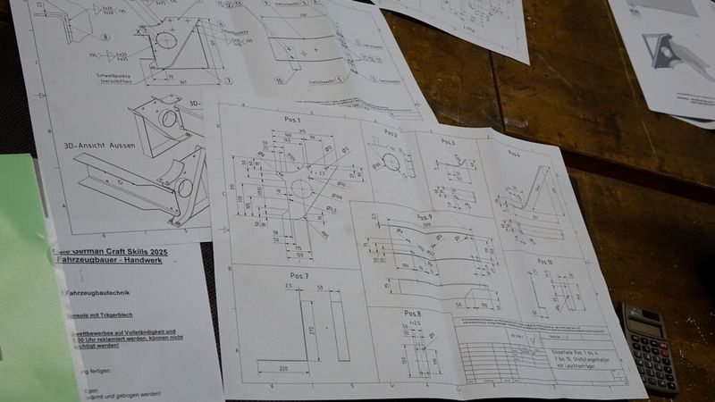 Für Karosserie- und Fahrzeugbautechniker tägliches Brot: die Bauteil- bzw. Konstruktionszeichung.  (Bild: Dominsky – VCG)