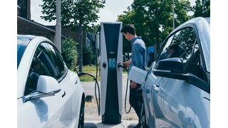 Alle Plätze belegt: In China müssen Autofahrer teils Schlange stehen an den Ladesäulen. Grund ist eine hohe Verunsicherung wegen einer Energiekrise in vielen Regionen des Landes. (Bild: EV Box)