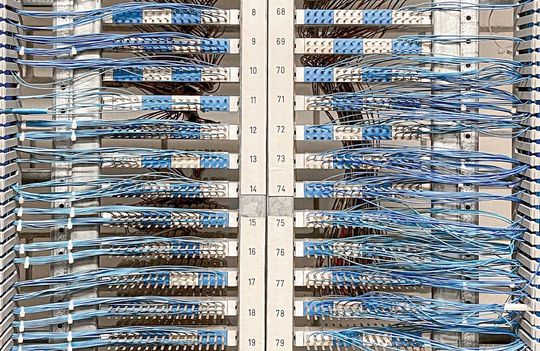 Bisherige Verdrahtung mittels Kabelschuh und Lötkontakt(Bild:  Weidmüller)