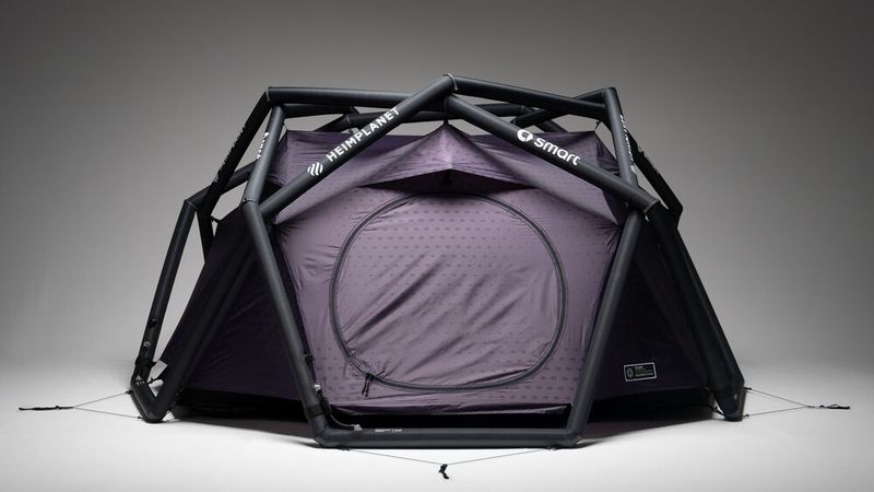 Auch ein Zelt ist beim Händler zu bekommen. (Bild: Smart)