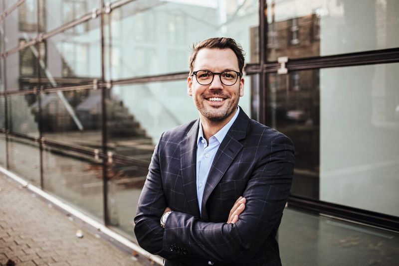 Stephan Hellwig, Marketingleiter der OPED GmbH, über: „Hospitation – ein weit unterschätzter Erfolgsfaktor“.   Das Statement finden Sie hier in unserem ausführlichen Trenddossier 2023: Hier geht’s zum Trenddossier 2023.   (Bild: Stephan Hellwig)