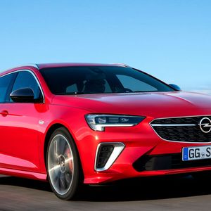 Das Opel-Insignia-Facelift ist ab sofort als „Limousine Grand Sport“, „Kombi Sports Tourer“ und „GSI“ bestellbar.(Bild:  Opel)