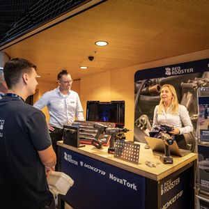 Fachgespräche standen bei der Schraubtec in Kattowitz hoch im Kurs.(Bild:  Astashow Studio)