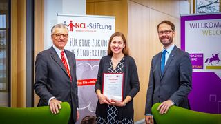 Dr. Henneke Lütgerath, Preisträgerin Dr. Rebecca Ahrens-Nicklas und Dr. Frank Stehr (v.l.n.r.)  (Ingo Boelter)