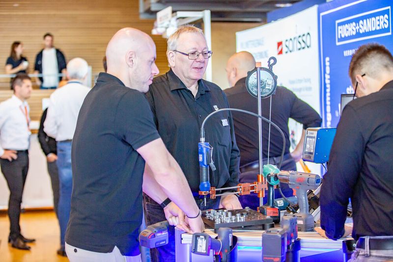 Gerade der fachliche Austausch unter den Schraubexperten untereinander ist das, was die Regionalmesse Schraubtec ausmacht. (Bild: Amelie Jehmlich/ART n Photo)
