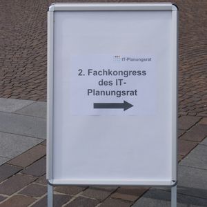 Hier geht's lang – Hinweisschilder zum Kongress