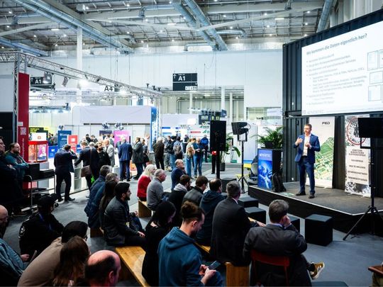 Spannende Vorträge und Praxisimpulse beim Lösungsdock.(Bild:  Messe Stuttgart)