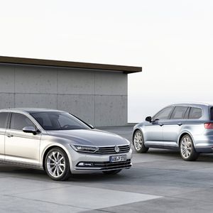 Kombi und Limousine (je 4,77 Meter) bleiben in der Länge identisch und werden nur marginal breiter (+ 1,2 Zentimeter). Der auf 2,80 Meter gewachsene Radstand bringt komfortable Platzverhältnisse für die Fond-Passagiere. (Foto: VW)