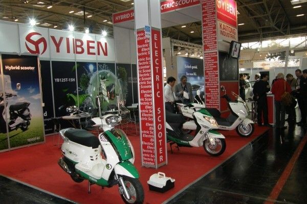 Impressionen von der eCarTec 2013: Hybrid-Scooter von Kaitong Industrial (Bild: Thomas Kuther)