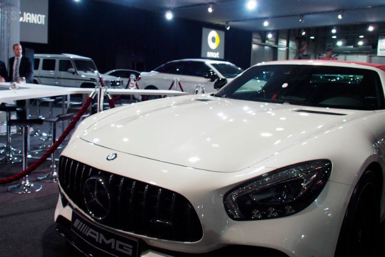 Das Autohaus Russ & Janot sowie das Smart Center Erfurt präsentierten die Fahrzeuge der Daimler AG. (Stephan Richter)