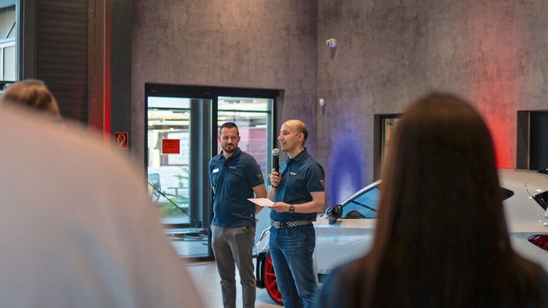 Zur Eröffnung hatte von der Weppen 160 Kunden und Gäste eingeladen. (Bild: Von der Weppen)