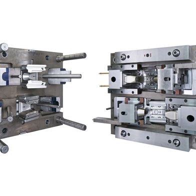 Die Brandt Gesellschaft mbH konstruiert, produziert und serviciert Formen und Werkzeuge für den Kunststoffspritzguss, den Metalldruckguss und die Verarbeitung von LSR. Seit 2001 mehrheitlich im Eigentum der PC Electric GmbH, beliefert sie damit Kunden im Elektro- und Sanitärbereich sowie in der Medizintechnik und im Automobilbau. (Bild: Brandt)