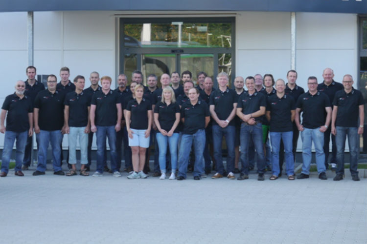 Die motivierte Mannschaft hinter dem neuen MAN-Servicebetrieb in Umkirch bei Freiburg. (Foto: Klaus Ammon)