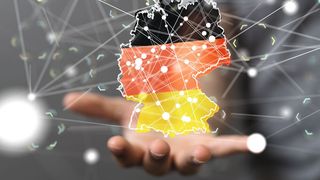 Die IG Metall fordert von den Unternehmen, am Standort Deutschland zu bleiben und anzupacken. (Bild: © vegefox.com - stock.adobe.com)