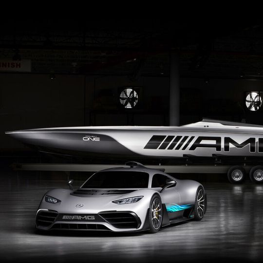 Mercedes-AMG hat ein Rennboot entwickelt.(Bild:  Daimler)