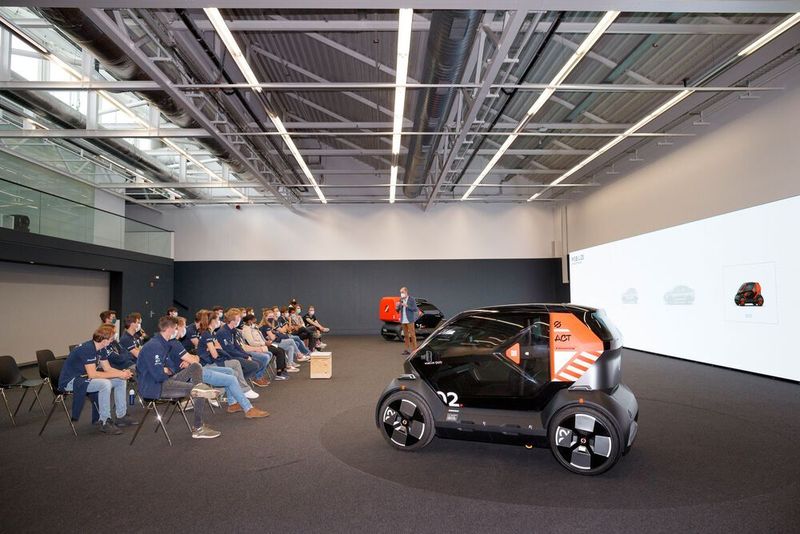 Das Stella Vita: ein mit Photovoltaik-Paneelen bestücktes vollelektrisches Experimentalfahrzeug.  (Renault)