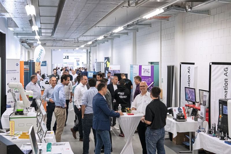 Der Ausstellungsbereich wurde rege für Gespräche und Networking genutzt. (Bild: Thomas Entzeroth)