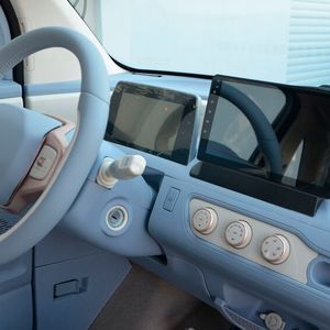 Insgesamt verzichtet das Auto auf Schnickschnack. Der Preis startet bei 14.990 Euro.(Bild:  Ari/Karen Eulitz)