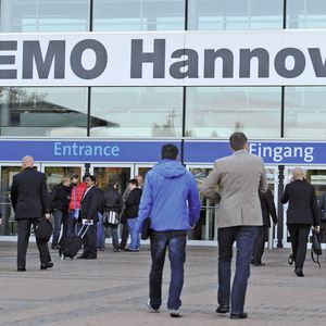Schaufenster für die Welt: Auf der EMO Hannover 2013 trifft sich alles, was mit Werkzeugmaschinen zu tun hat.