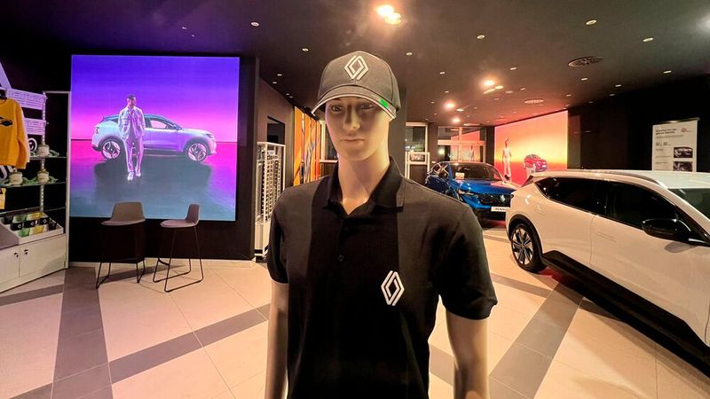 Zubehör und „Fanartikel“ gibt es auch zu kaufen ... (Bild: Renault)