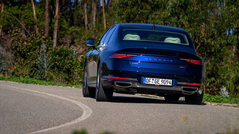 Optionen gibt es keine. Käufer können nur unter zehn Außenlackierungen und fünf Innenausstattungen wählen.  (Bild: Genesis)