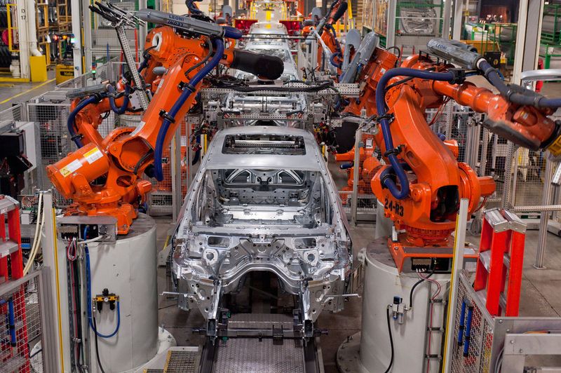 2012 bauten die über 7000 Mitarbeiter 301519 Autos. (BMW)