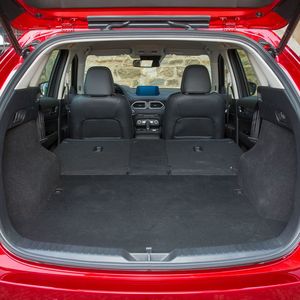 Die Rücksitze lassen sich im Verhältnis 40:20:40 umklappen.