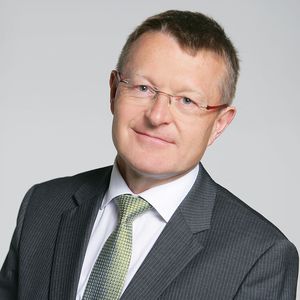 „Für die Medizintechnik und die Biotech-Branche sind ausreichende Kapazitäten qualitativ hoher Sterilisationsdienstleistungen extrem wichtig“, erläutert Dr. Andreas Ostrowicki, Geschäftsführer von BGS.