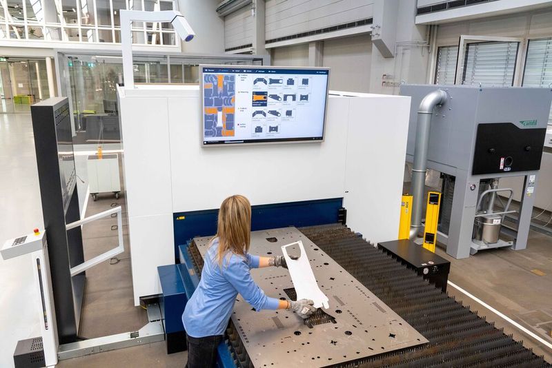 Ein KI-basierter Absortierassistent wie in der Smart Factory kann für kleine Unternehmen eine Einstiegslösung sein, um zu besseren Ergebnissen zu kommen.  (Bild: Trumpf Group)