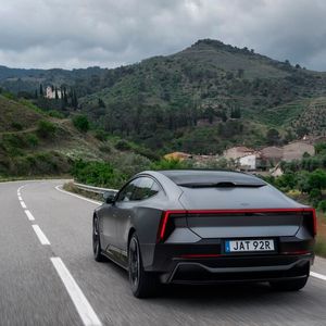 Der viertürige Gran Turismo steht auf einer eigens entwickelten Aluminiumplattform.(Bild:  Polestar)