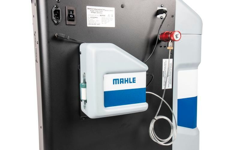 Das Kältemittel-Analysegerät lässt sich autark betreiben und zugleich bequem an den Mahle-Klimaservicestationen befestigen. (Mahle)