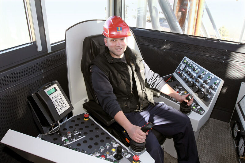 All in one: As space in the operator's cabin is confined and costly, Bartec included the Antares system directly into the chair. Now, troubleshooting can be carried out without the need to shut down the drill for safety reasons: The whole system is certified according to ATEX and IECEx. (Picture: Bartec)