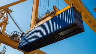 Der Wettbewerb zwischen den Containerhäfen führt zu immer kürzeren Umschlagzeiten.  (Bild: tuastockphoto - stock.adobe.com)