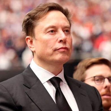 Elon Musk bei der Gedenkveranstaltung für Charlie Kirk: Auf der SpaceX-Website meldet er sich mit Plänen für orbitale Rechenzentren zurück. (Bild: Elon Musk / Gage Skidmore / CC BY-SA 4.0 / flickr.com)