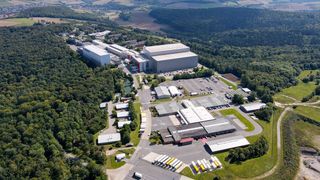 Luftaufnahme des Industrieparks Würth in Bad Mergentheim. Würth informiert jetzt darüber, dass man Mitglied in der Allianz Maschinenraum ist, die sich aus über 60 Unternehmen und Hochschulpartnern zusammensetzt, um die digitale Transformation für KMU zu pushen. (Bild: Würth Industrie Service)