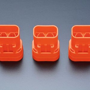 Stecker als fertiges Bauteil.