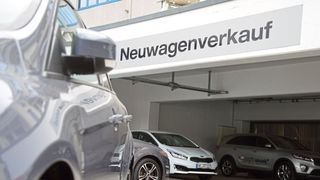 Einheitliches Preisniveau: Hersteller streben dies mit Agenturmodellen an. Auf Neuwagenpalttformen wie Carwow zeigt dies bereits Wirkung.  (Bild: Achter/»kfz-betrieb«)