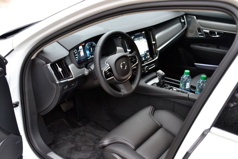 Wir werfen rasch noch einen Blick in das Fahrzeug … (Michel / »kfz-betrieb«)