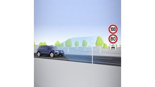 VW hat die Verkehrszeichenerkennung optimiert: Nun sollen auch Zusatzzeichen und verschmutzte Schilder erkannt werden können. (Volkswagen)