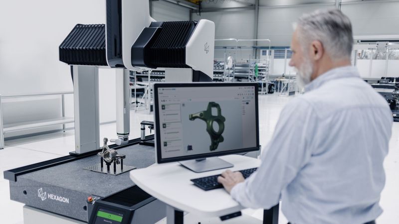Das vollständig digitalisierte Koordinatenmessgerät Maestro für präzise Messtechnik in der Produktion präsentiert Hexagon auf der AMB in Halle 9, Stand 9C51.(Bild:  Hexagon)