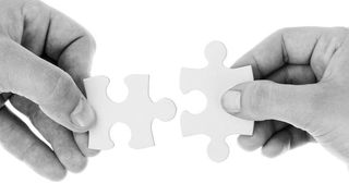 Die Anteile der teilnehmenden Firmen am autorisierten Kapital des JV bestehen zu 50% von jeder Seite. (Bild: http://pixabay.com/en/connect-connection-cooperation-20333/; http://creativecommons.org/public)