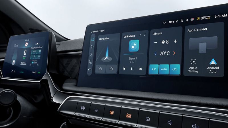Der Touchscreen in der Mitte des Armaturenbretts erlaubt Zugriff auf das umfangreiche Infotainment-Arsenal sowie auf die Steuerung der Klimaanlage. (Bild: MG Motor Deutschland GmbH)