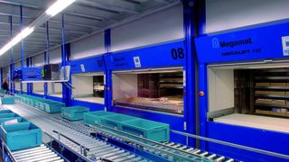 Intermed setzt zehn Megalift FSE von Megamat ein, um etwa 11000 Arztpraxen mit Praxiszubehör im 18-Stunden-Service zu versorgen. Bild: Megamat (Archiv: Vogel Business Media)